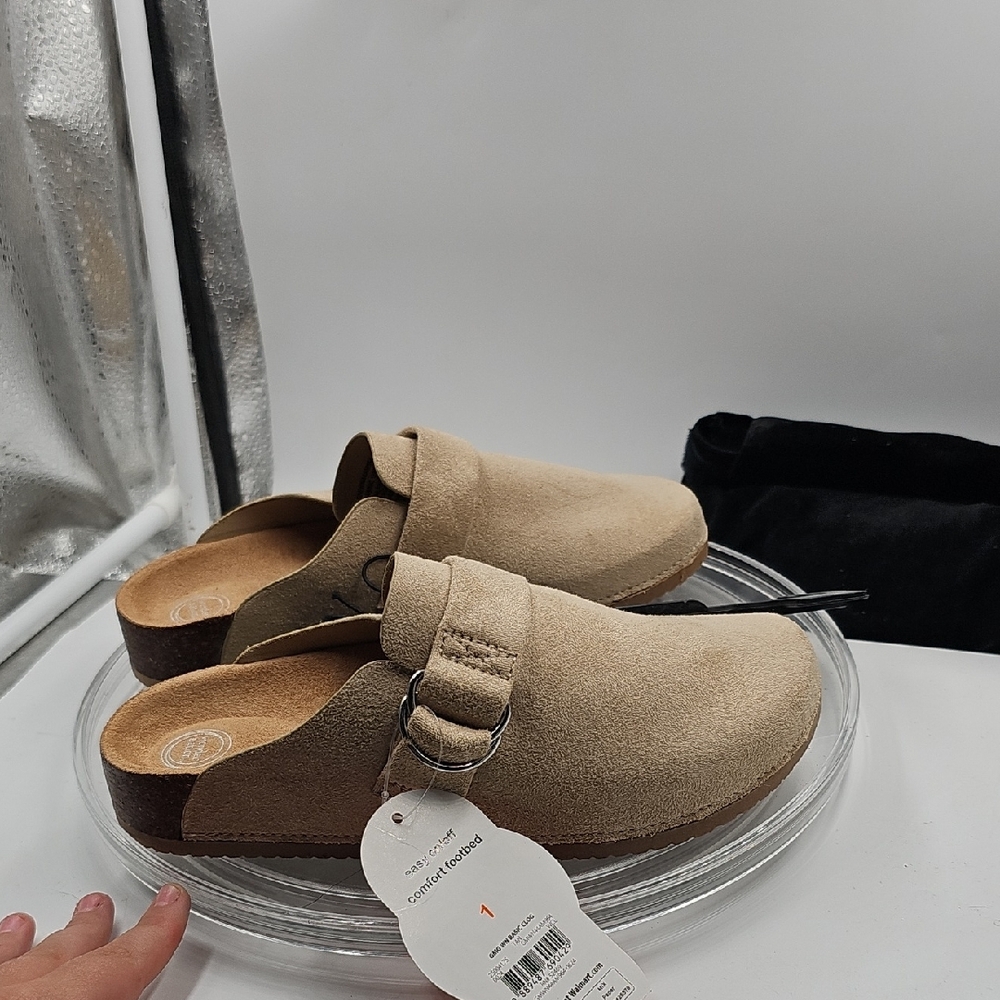 C Wonder Nation Tan Kids Slippers - Picture 6 of 12